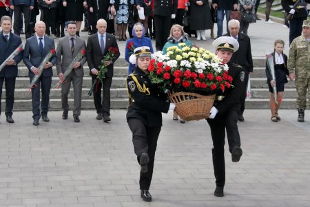 На Аллею Славы встал Почетный караул (фоторепортаж)