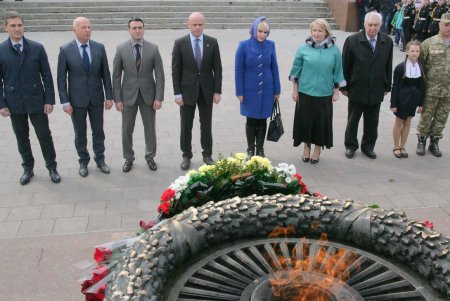 На Аллею Славы встал Почетный караул (фоторепортаж)