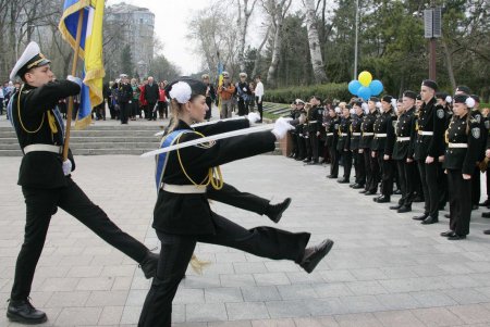 На Аллею Славы встал Почетный караул (фоторепортаж)