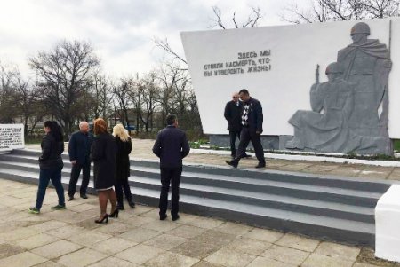 Первый вице-мэр Одессы проверил состояние памятных монументов Пояса Славы (фото)