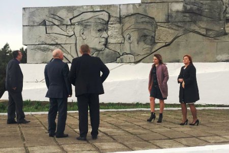 Первый вице-мэр Одессы проверил состояние памятных монументов Пояса Славы (фото)