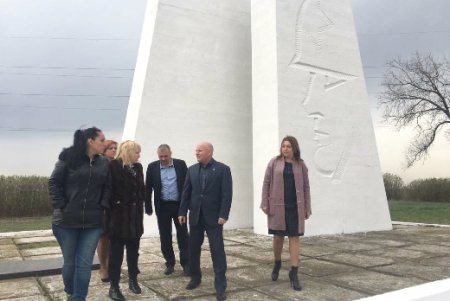 Первый вице-мэр Одессы проверил состояние памятных монументов Пояса Славы (фото)