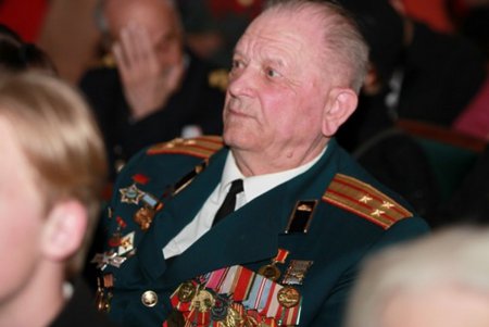 Накануне Дня освобождения Одессы от фашистских захватчиков школьники пели о войне (фото)