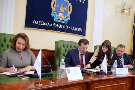 Мэр Одессы принял участие в заседании Совета адвокатов Украины (фото)