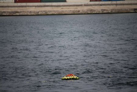 Военные моряки и пограничники почтили память освободителей Одессы (фото)