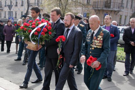 Ко Дню освобождения Одессы памятник одесситу и маршалу перестал быть монументом вандализму (фото)   