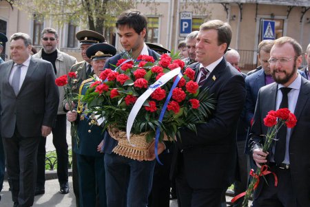 Ко Дню освобождения Одессы памятник одесситу и маршалу перестал быть монументом вандализму (фото)   