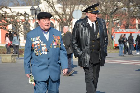 Духовые оркестры сделали музыкальный подарок городу-герою, городу-победителю (фото)