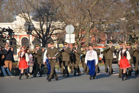 Духовые оркестры сделали музыкальный подарок городу-герою, городу-победителю (фото)