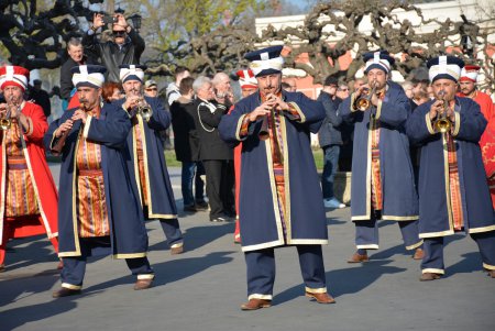 Духовые оркестры сделали музыкальный подарок городу-герою, городу-победителю (фото)