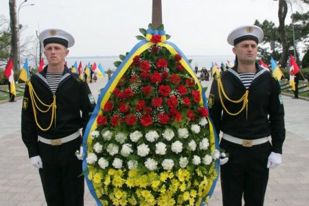 Аллея Славы и памятник Неизвестному матросу — две знаковых точки на карте и в душе города-героя Одессы спустя 73 года  после его освобождения (фоторепортаж)