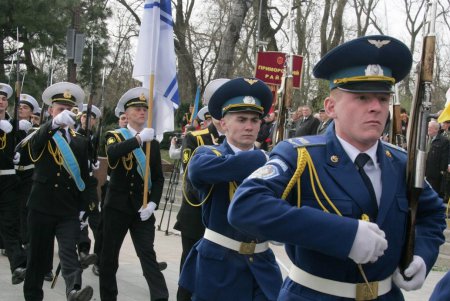 Аллея Славы и памятник Неизвестному матросу — две знаковых точки на карте и в душе города-героя Одессы спустя 73 года  после его освобождения (фоторепортаж)