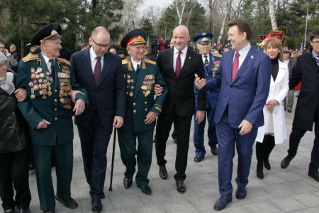 Аллея Славы и памятник Неизвестному матросу — две знаковых точки на карте и в душе города-героя Одессы спустя 73 года  после его освобождения (фоторепортаж)