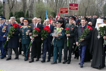 Аллея Славы и памятник Неизвестному матросу — две знаковых точки на карте и в душе города-героя Одессы спустя 73 года  после его освобождения (фоторепортаж)