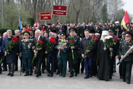 Аллея Славы и памятник Неизвестному матросу — две знаковых точки на карте и в душе города-героя Одессы спустя 73 года  после его освобождения (фоторепортаж)