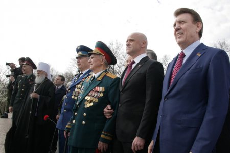 Аллея Славы и памятник Неизвестному матросу — две знаковых точки на карте и в душе города-героя Одессы спустя 73 года  после его освобождения (фоторепортаж)