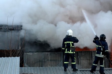 Пожар на одесском причале уничтожил 15 частных домов (фото) 