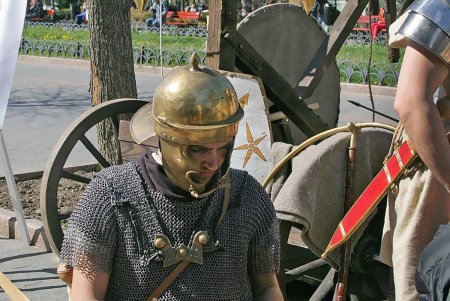 На Дерибасовской временно расположились «римляне» (фоторепортаж)