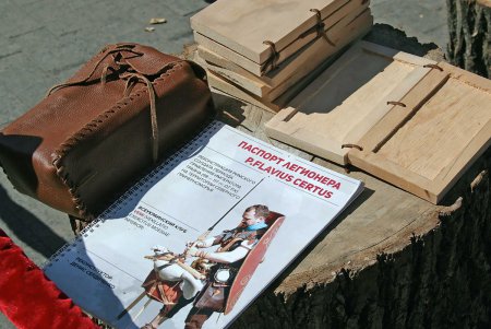 На Дерибасовской временно расположились «римляне» (фоторепортаж)