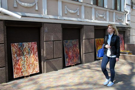 Одесская изюминка: на Пушкинской прошла выставка на час (фото)