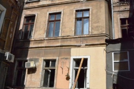Первый вице-мэр проверил выполнение работ по восстановлению домов на Княжеской и Декабристов (фото)