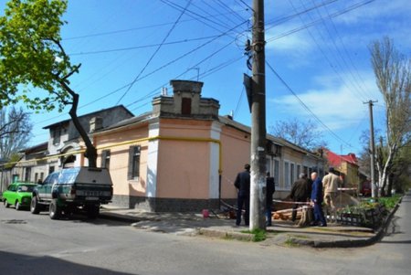 Первый вице-мэр проверил выполнение работ по восстановлению домов на Княжеской и Декабристов (фото)