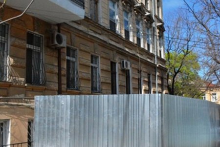 Первый вице-мэр проверил выполнение работ по восстановлению домов на Княжеской и Декабристов (фото)