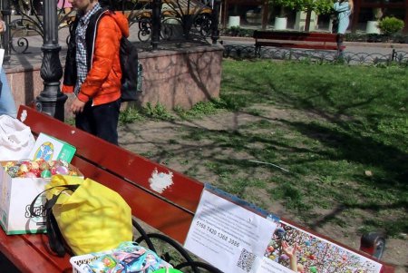 В одесском Горсаду дерево зацвело пасхальными крашенками (фото)