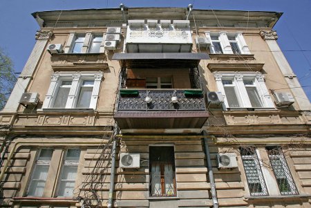 Знаменитые  исторические Павловские дома обрели деталь современности (фоторепортаж) 