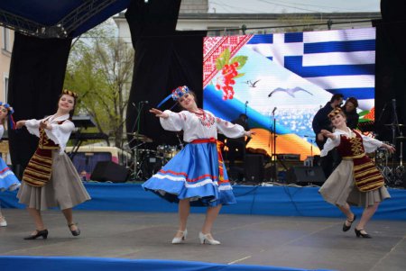 «Христос анести» — в Одессе отмечают Пасху по-гречески (Фото)