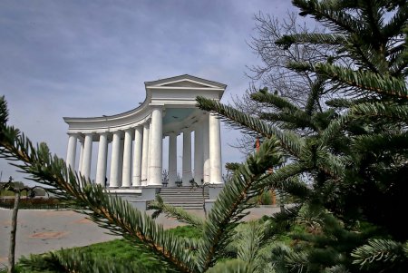 Воронцовский комплекс застыл в ожидании омоложения (фоторепортаж)