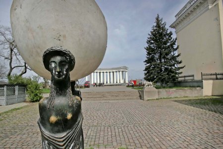 Воронцовский комплекс застыл в ожидании омоложения (фоторепортаж)