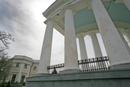 Воронцовский комплекс застыл в ожидании омоложения (фоторепортаж)