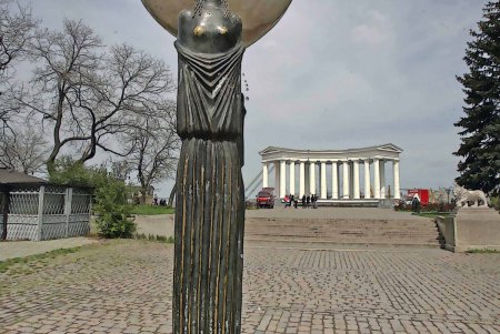 Воронцовский комплекс застыл в ожидании омоложения (фоторепортаж)
