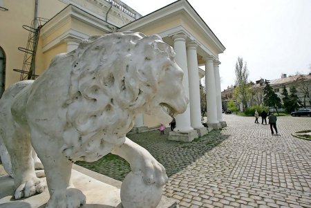 Воронцовский комплекс застыл в ожидании омоложения (фоторепортаж)