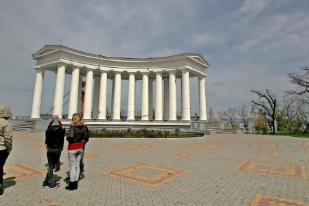 Воронцовский комплекс застыл в ожидании омоложения (фоторепортаж)