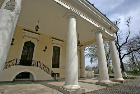 Воронцовский комплекс застыл в ожидании омоложения (фоторепортаж)