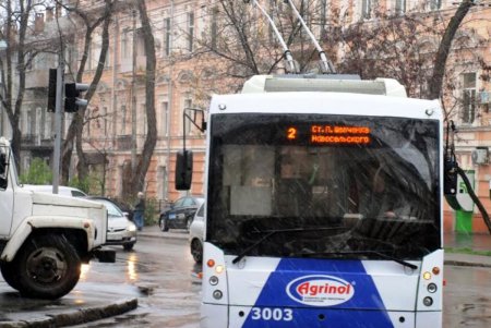Дождь со снегом и ветром в центре Одессы: никакого коллапса! (фото)