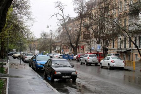 Дождь со снегом и ветром в центре Одессы: никакого коллапса! (фото)