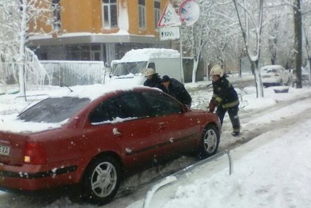В Одесской области из снежного плена вызволили 95 авто и две кареты «скорой» (фото) 