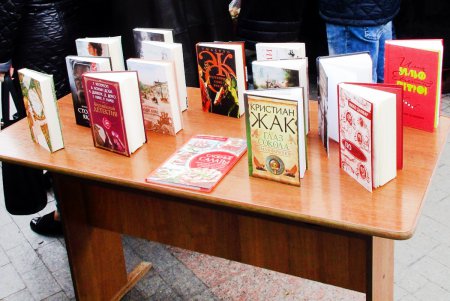 В Горсаду одесситов приветствовали «Букфест» и ожившие герои любимых книг (фото)