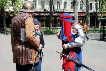 В Горсаду одесситов приветствовали «Букфест» и ожившие герои любимых книг (фото)