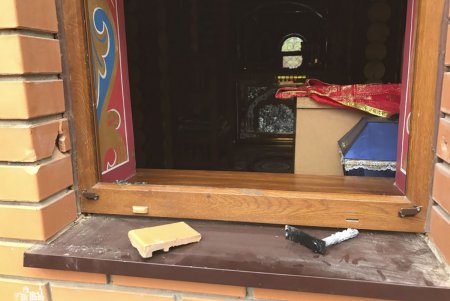 В самом центре Одессы ограблен и осквернен храм святого великомученика Димитрия Солунского (фото)