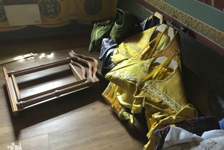 В самом центре Одессы ограблен и осквернен храм святого великомученика Димитрия Солунского (фото)