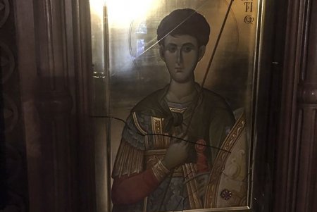 В самом центре Одессы ограблен и осквернен храм святого великомученика Димитрия Солунского (фото)