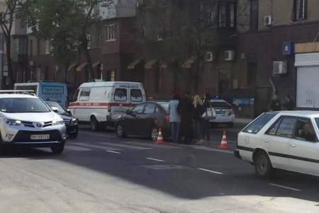 На Среднефонтанской пробка: сбили пешехода (фото) 