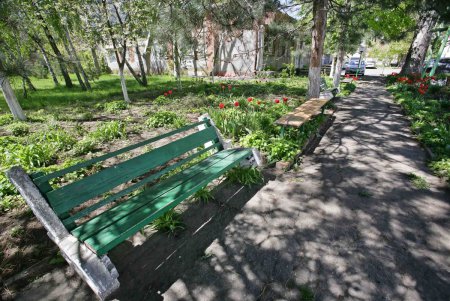 Сквер в Удельном переулке возрождается (фоторепортаж)