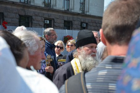 На Куликовом поле: молебен, концентрация людей, рост кордона силовиков и пропадание мобильной связи (фото) 