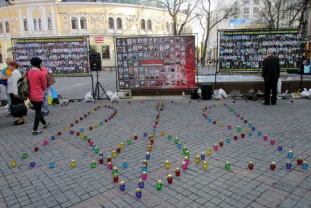 Греческая площадь: заупокойный молебен и митинг-реквием по одесситам, погибшим 2 мая 2014 года и в зоне АТО (фото)