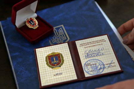 «Низкий вам поклон»: в Одессе мэр и губернатор чествовали ветеранов (фото)